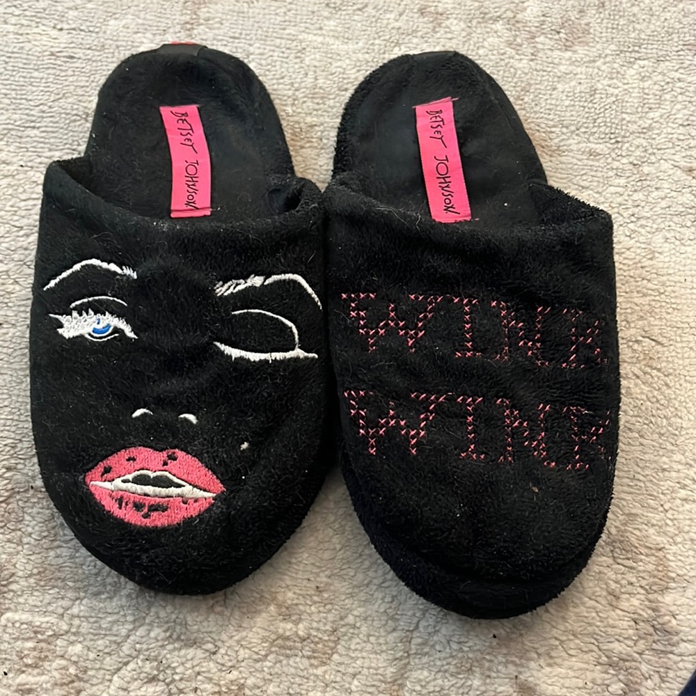 Betsy Johnson Wink Slippers